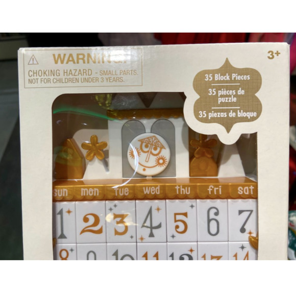 2023 Disney Parks It’s A Small World Clock Puzzle Block Calendar New - Picture 2 of 6